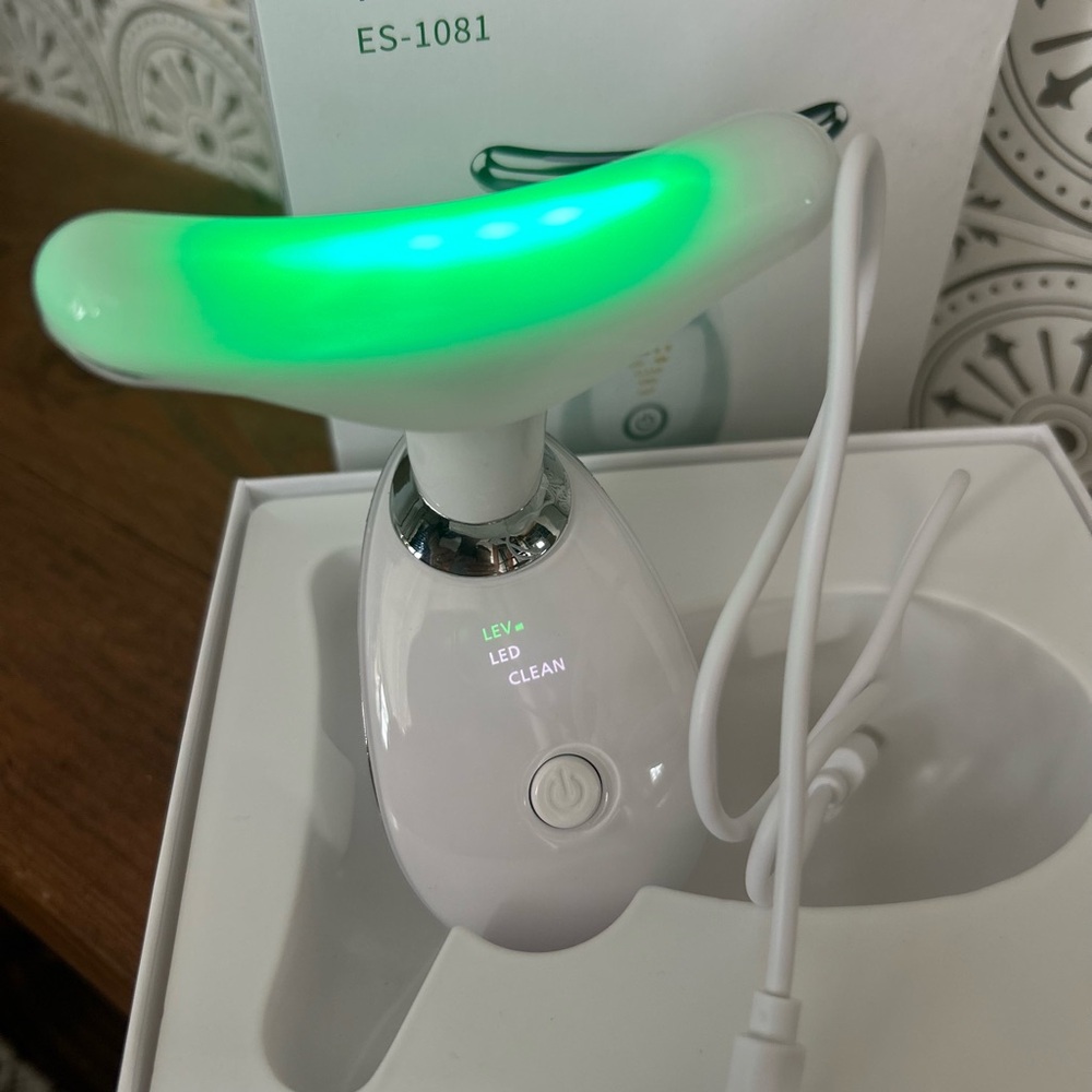 Intense Pulsed Light Wrinkle Reducing Instrument - Picture 4 of 4
